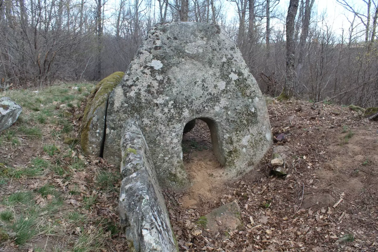 Долмен в местността Паскалеви келемета