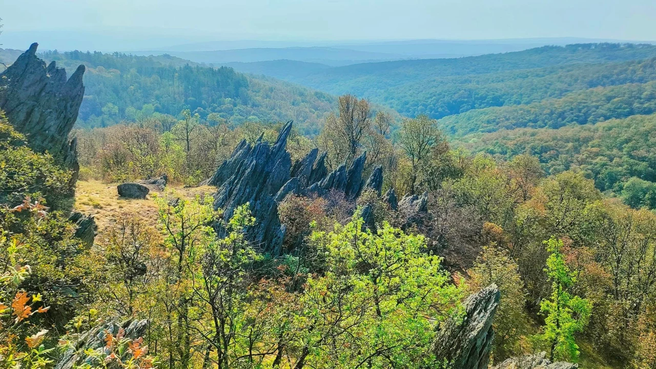 Черните скали над село Орешник в Сакар планина