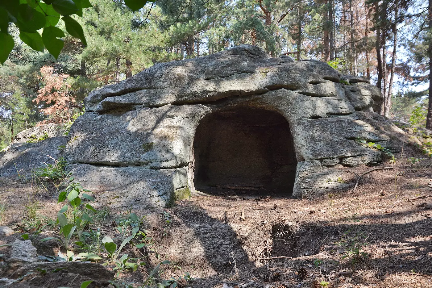 Скална гробница_(Авджика)_web